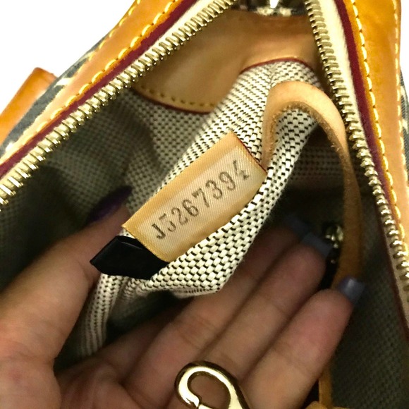 Vintage Dooney and Bourke Handbag - Picture 4 of 4